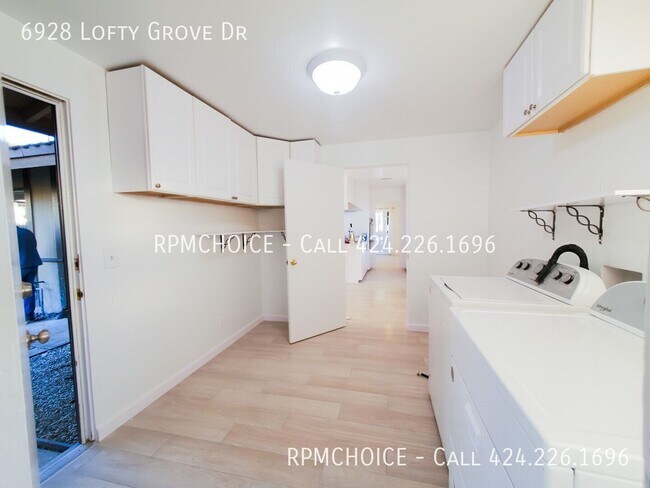 Foto del edificio - 6928 Lofty Grove Dr