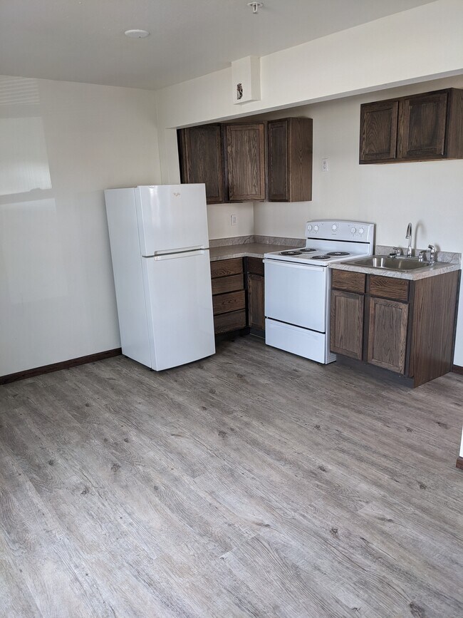 1114 Roth Ln Unit 4, Belle Fourche, SD 57717 Apartments in Belle