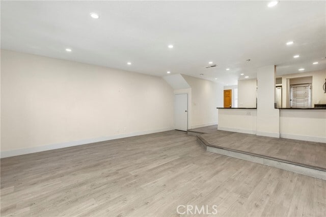 Foto del edificio - 23821 Hillhurst Dr