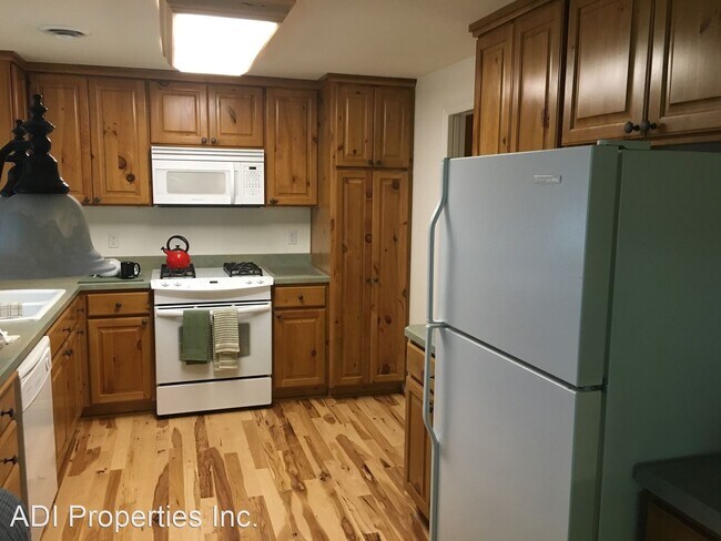 Foto del edificio - 2 br, 1 bath House - 25225 NW Braga Rd. -