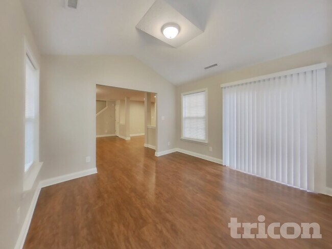 Foto del edificio - 722 Chestnut Ln