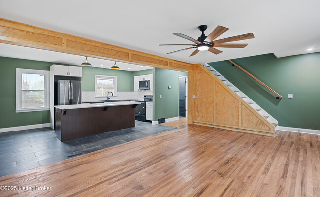 Building Photo - 203 S Elm Grove Ave
