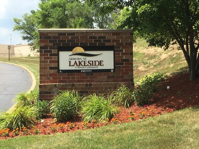 Foto del edificio - Arbors at Lakeside