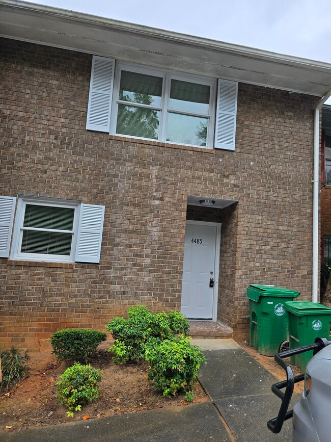 Townhouse - 4485 Golf Vista Cir