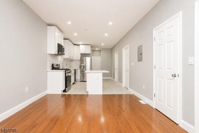 Foto del edificio - 734 Summer Ave