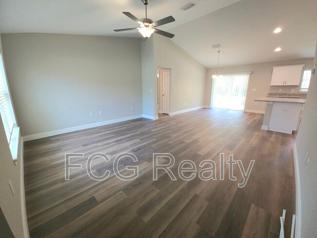 Building Photo - 9379 N Sandree Dr
