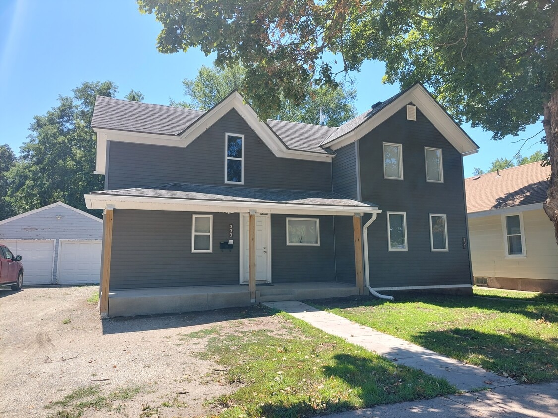 333 E Rose St, Owatonna, MN 55060 Townhome Rentals in Owatonna MN