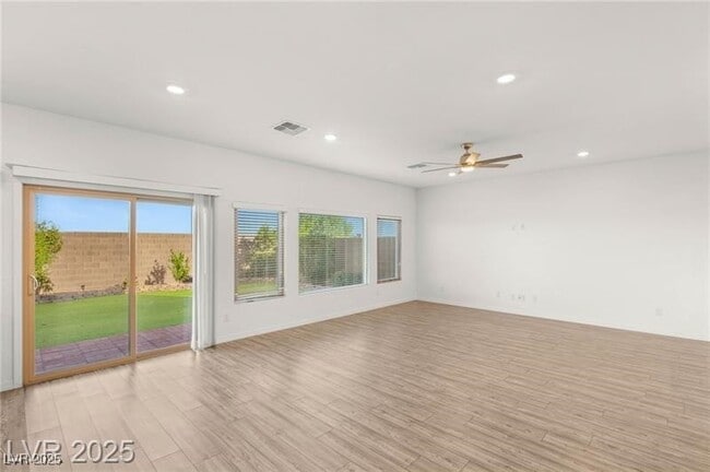 Foto del edificio - 8326 Monroe Bay St