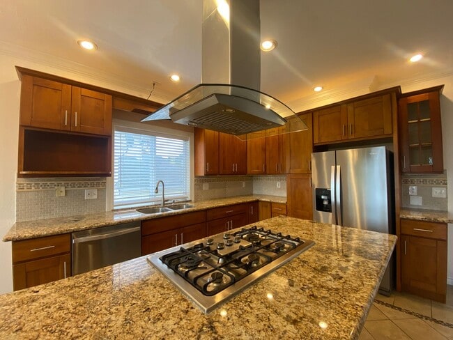 Foto del edificio - 3 bedroom Renton home with views!