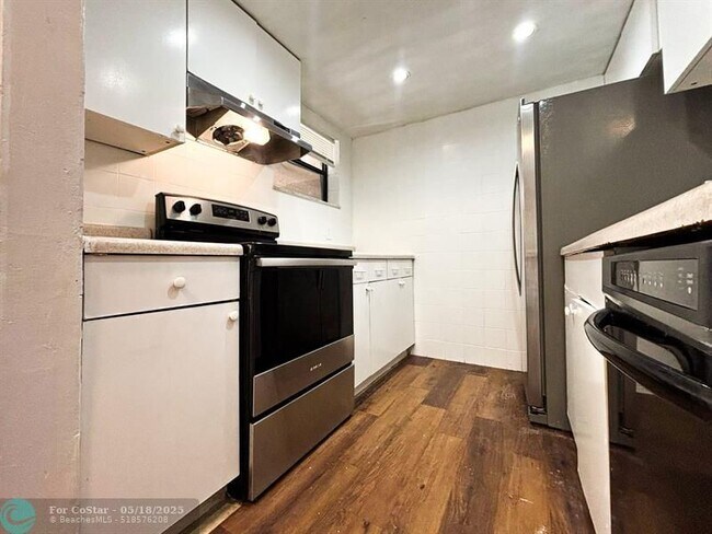 Foto del edificio - 4165 NW 114th Terrace