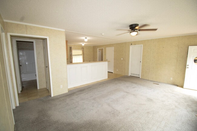 Building Photo - 1776 Zettwell Rd