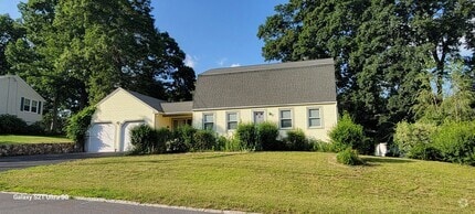 Building Photo - 19 McKenna Dr