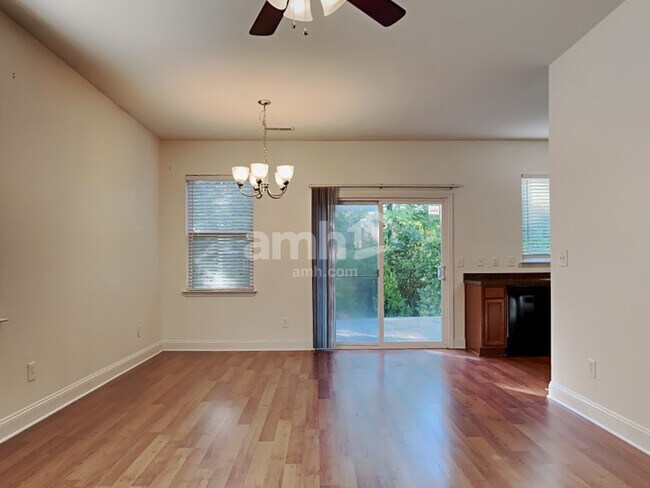 Building Photo - 8878 Arbor Glen Dr