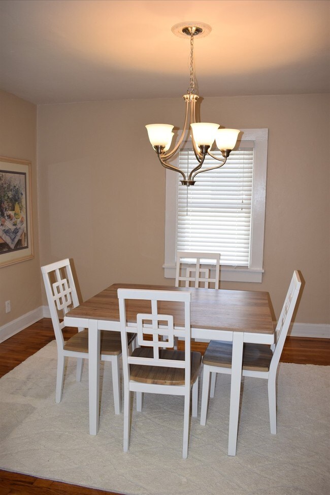 Foto del edificio - Apartment For Lease!!