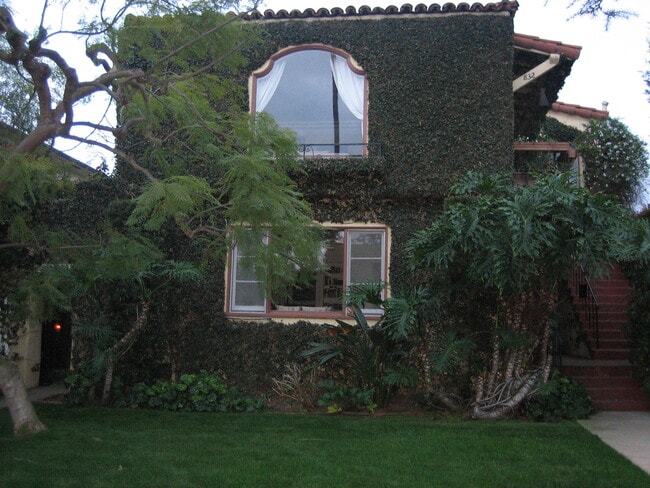 Building Photo - 834 12th St