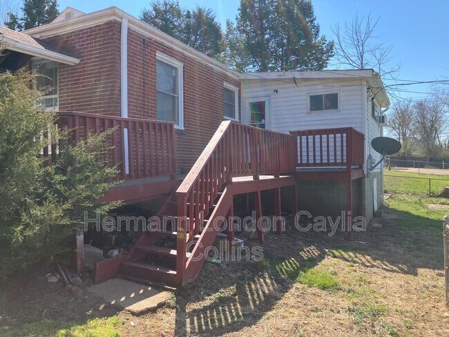 Building Photo - 6207 Tyndall Dr