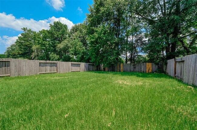 Foto del edificio - 5010 Willow Point Dr