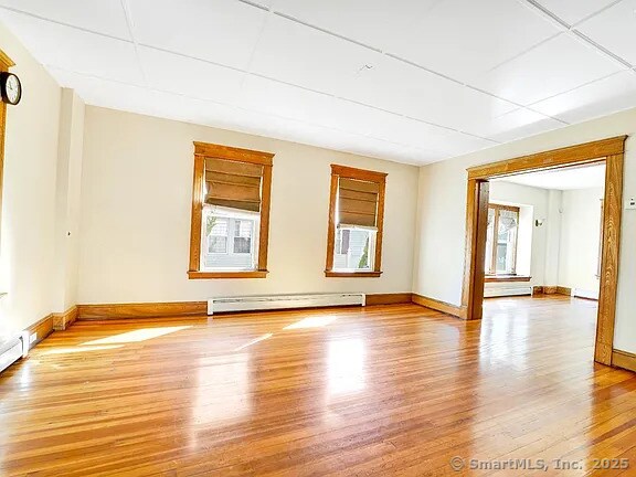 Foto del edificio - 33 Farmington Ave