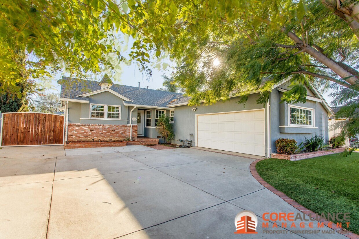 Foto principal - 20438 Acre St