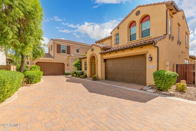 Building Photo - 4128 S Greythorne Way