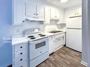 Building Photo - 5006 Alan Dr