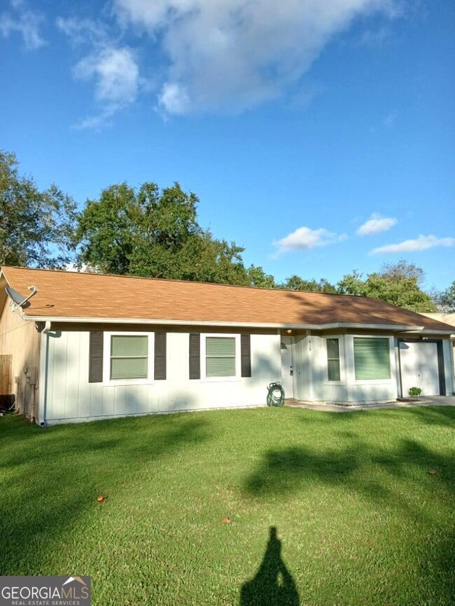 Building Photo - 419 Sunnyside Dr