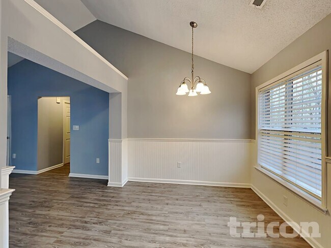 Foto del edificio - 7284 Green Meadow Ct