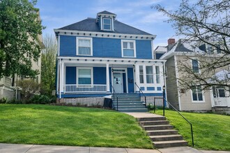 Building Photo - 514 E Chestnut St