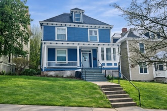 Building Photo - 514 E Chestnut St