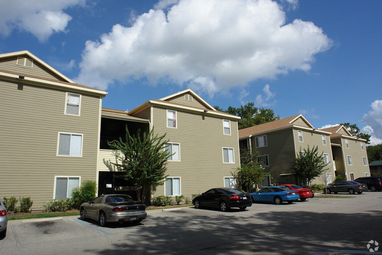 Building Photo - University Terrace West