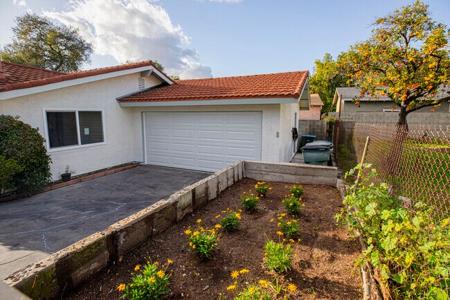 Building Photo - 575 Winona Way