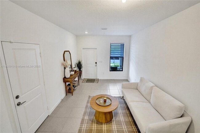 Building Photo - 242 SW 159th Ln