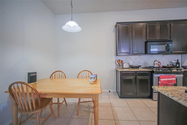 Building Photo - 6410 Guilford Glen Ln