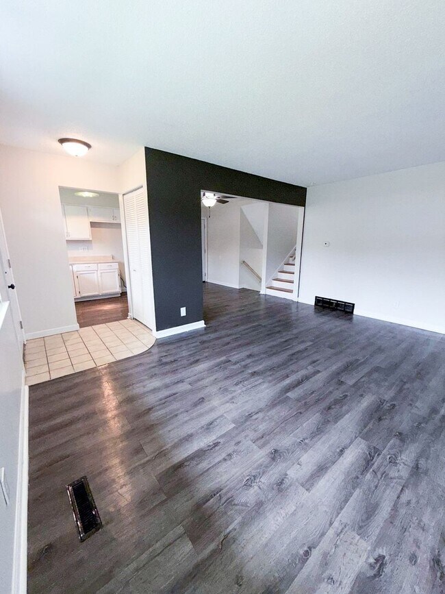 Foto del edificio - Modern 4-Bedroom Gem in East Columbus with...