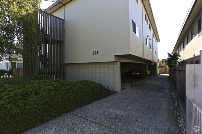 Foto del edificio - 208 Santa Maria Ave