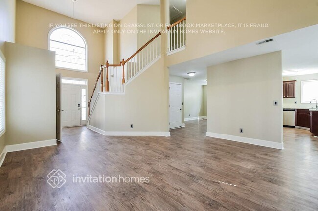 Foto del edificio - 169 Stoneforest Dr
