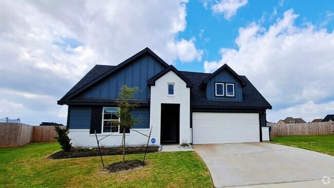 Building Photo - 3555 Crestfield Ln
