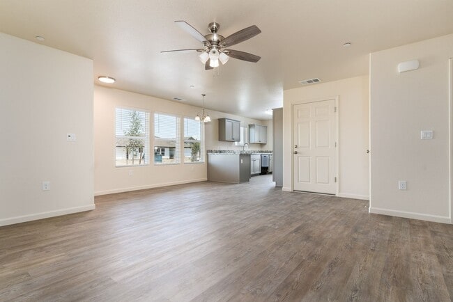 Building Photo - 2485 OAKMOUNT CIRCLE 3 BEDROOM 2 BATHROOM ...
