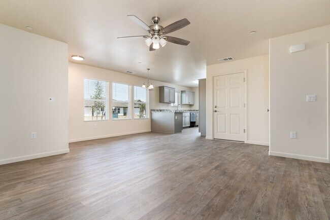 Foto del edificio - 2557 Oakmont Cir