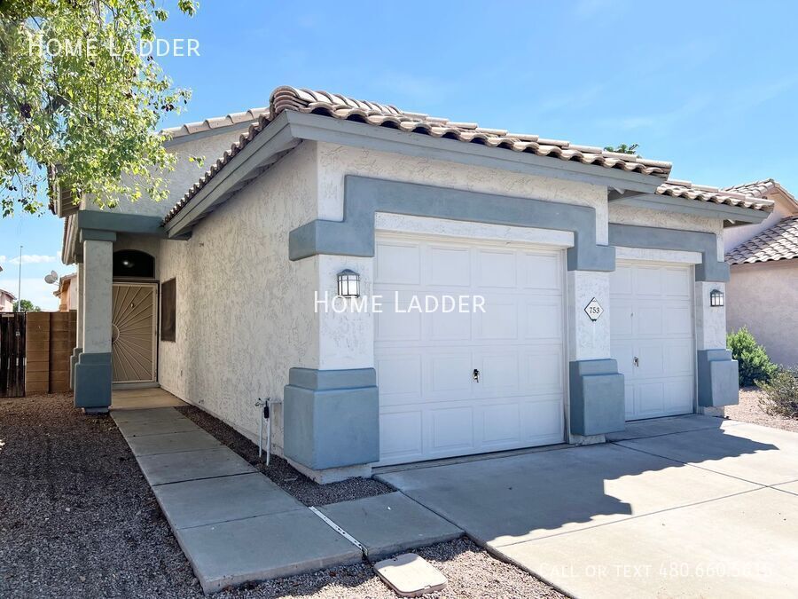 Foto principal - 753 E Whitten St