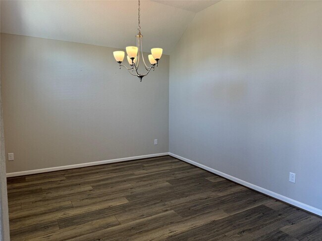 Foto del edificio - 24515 Bludana Ln