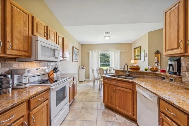 Foto del edificio - 6351 Maytree Cir