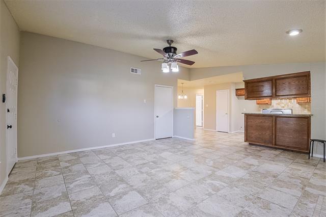 Foto del edificio - 5301 Carpenter Dr