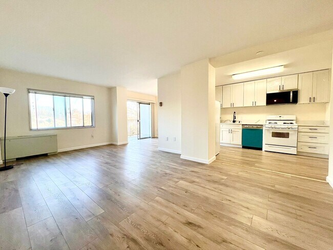 Foto del edificio - 1111 University Blvd W