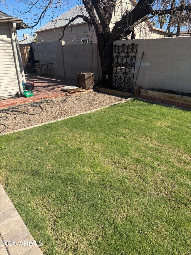 Foto del edificio - 1329 W Fillmore St