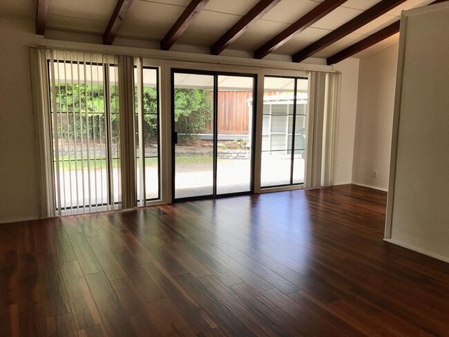 Building Photo - Cozy Burlingame Home