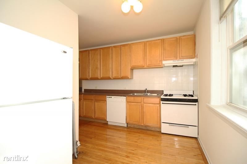 Primary Photo - 722 W Barry Ave