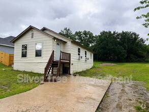 Building Photo - 506 W Parnell St