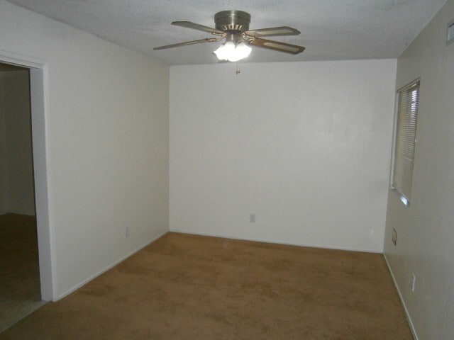 Building Photo - 3 Bedrooms/2 Bathrooms Single Story Home i...