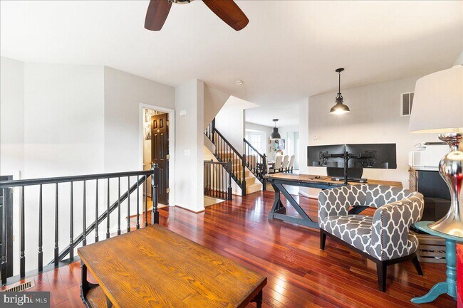 Building Photo - 9842 Cheshire Ridge Cir